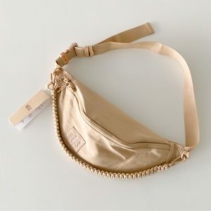 Beis Sport pack Fanny pack new with tags